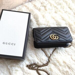 GUCCI GG Marmont Mini Shoulder Bag with gold chain– Black